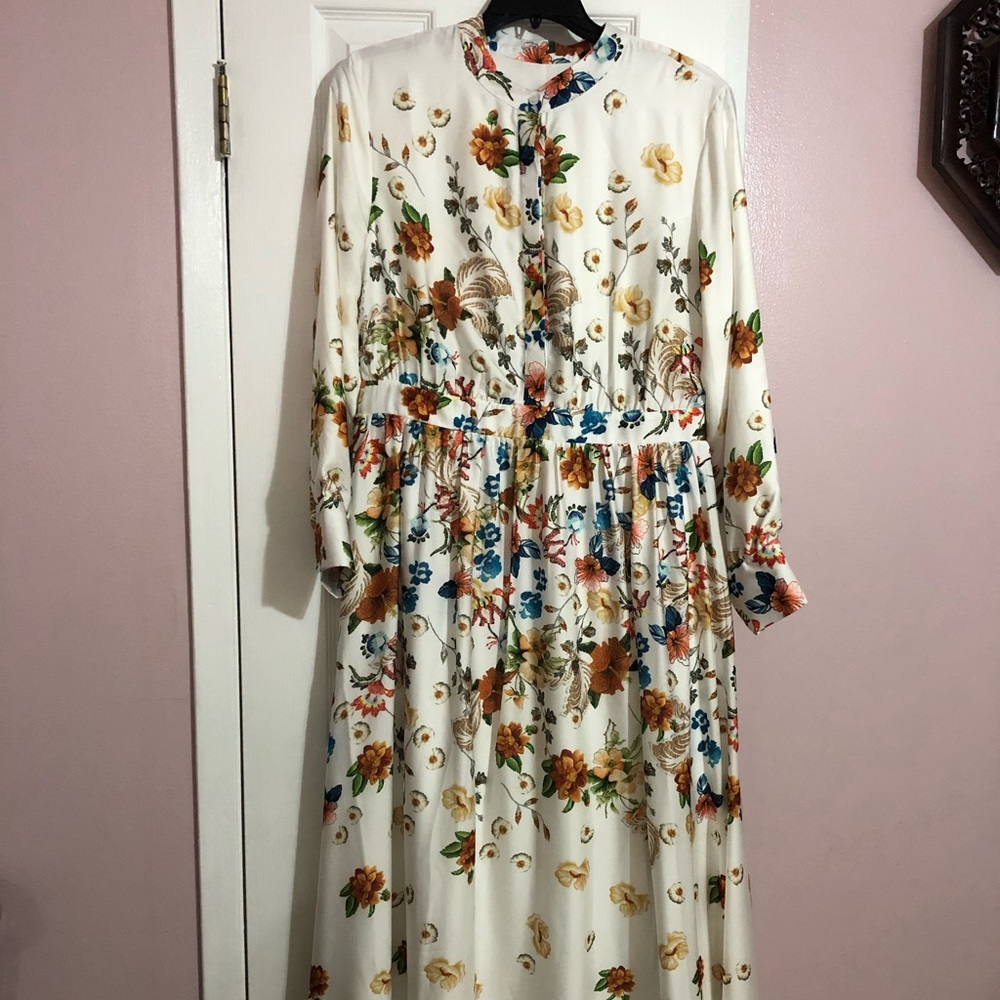 Anna Hariri gorgeous floral Maxi modest dress abay